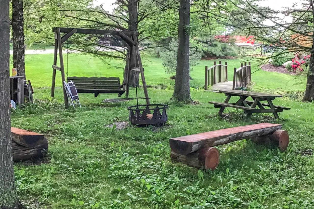 Honey House Cabin - A Quiet Countryside Retreat! Nappanee Exterior foto