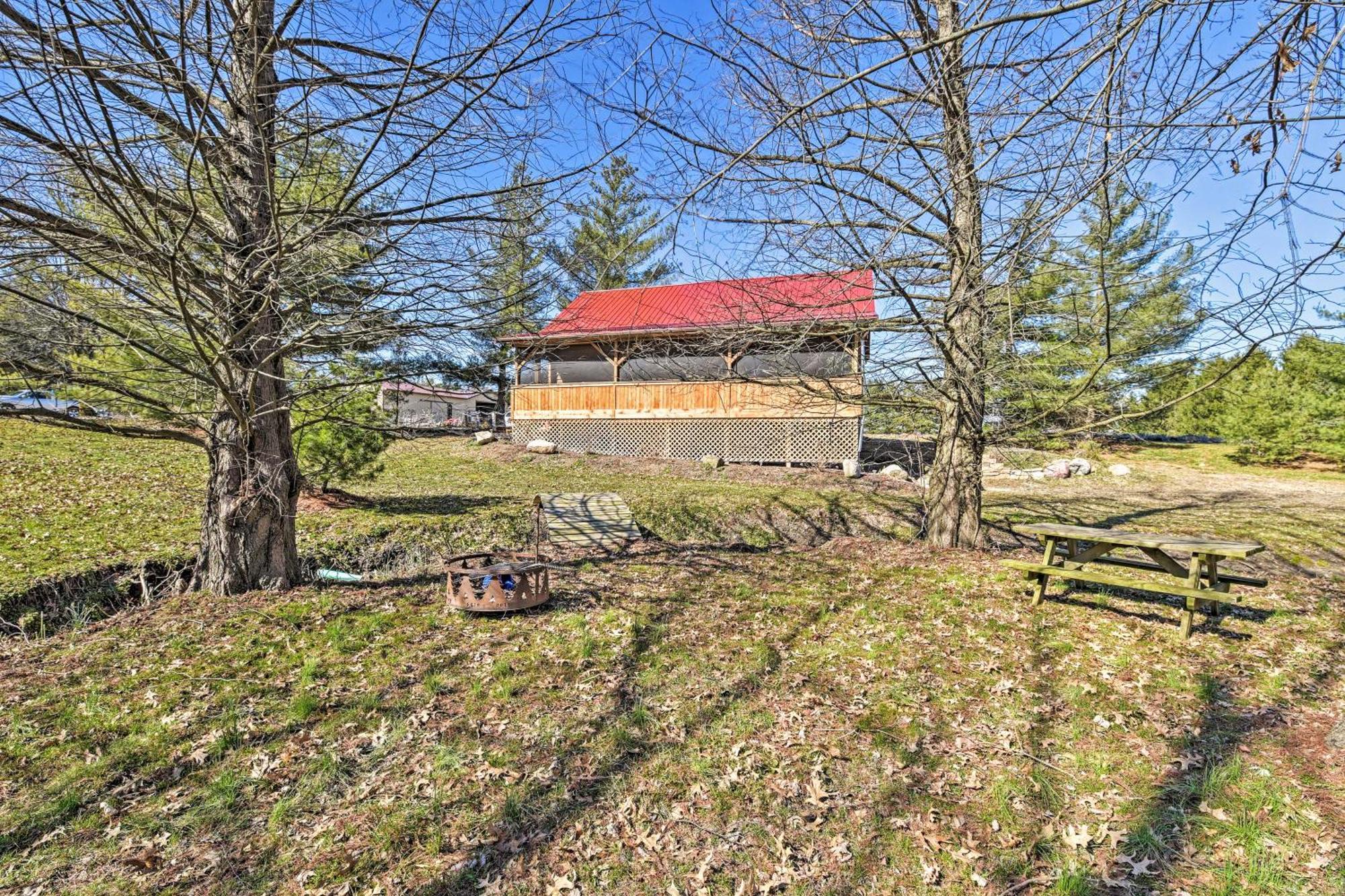 Honey House Cabin - A Quiet Countryside Retreat! Nappanee Exterior foto
